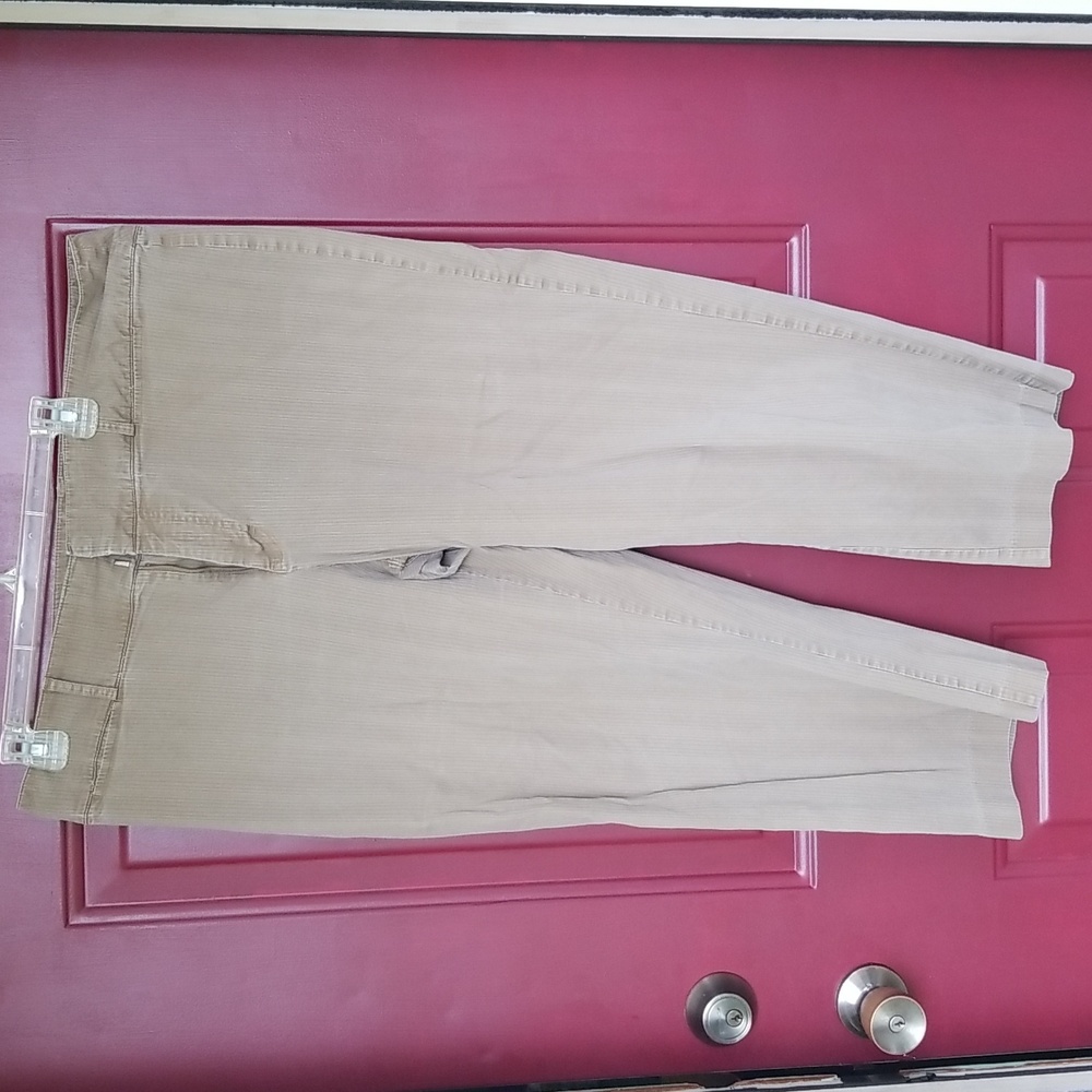 EUC Carolina Blues stretch capri ladies